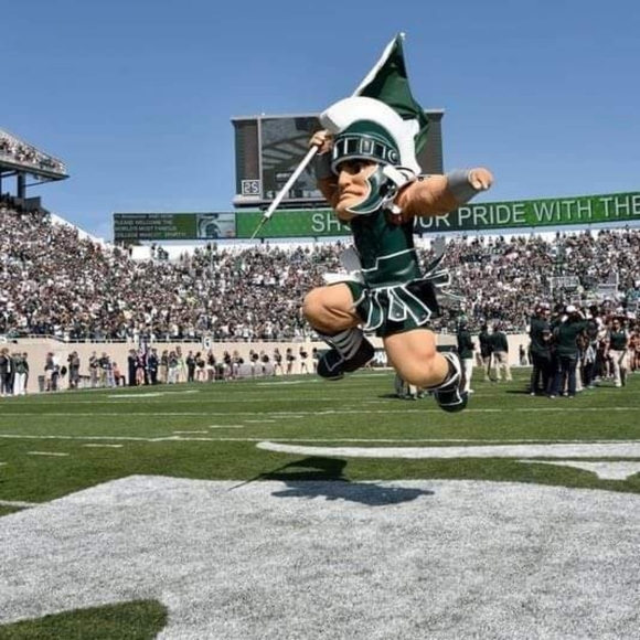 Meet your Posher, Sandy - Picture 2 of 2